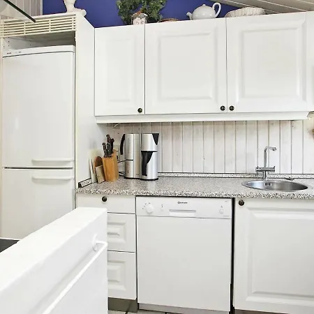 Three-bedroom In 20 Holiday home *