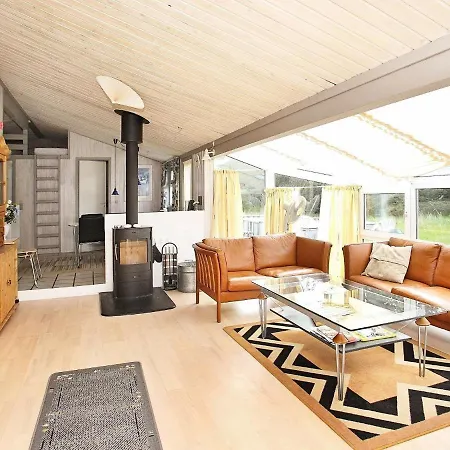 Three-bedroom In 20 Holiday home Aalbaek