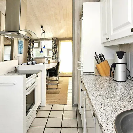 Three-bedroom In 20 *