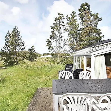 Three-bedroom In 20 * Aalbaek