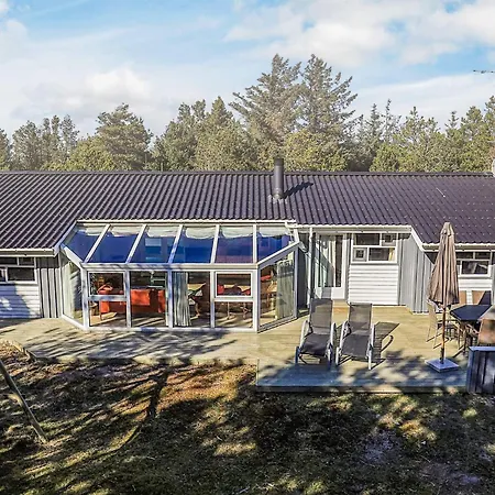 Three-bedroom In 20 *