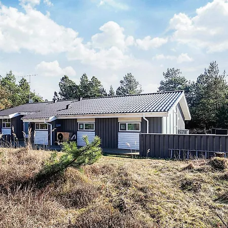 Three-bedroom In 20 *