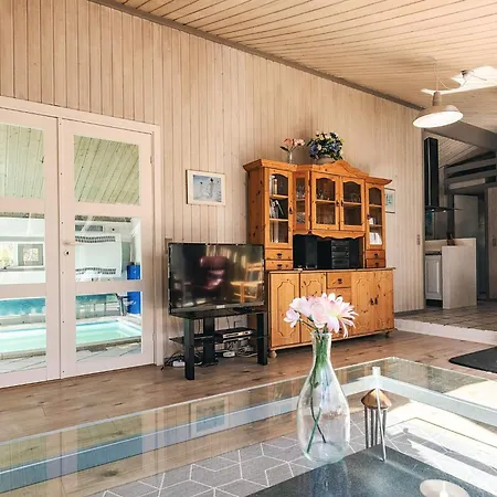 Holiday home Three-bedroom In 20 *