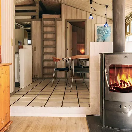 Holiday home Three-bedroom In 20 *