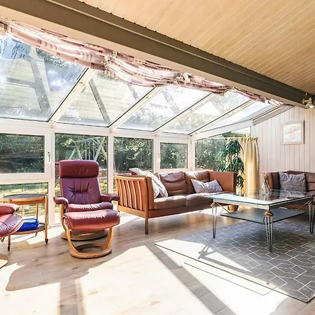 Three-bedroom In 20 Aalbaek