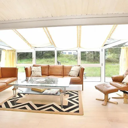 Holiday home Three-bedroom In 20